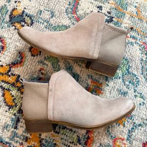 Toms Deia Boots, Desert Taupe Suede/Wool, Size 9